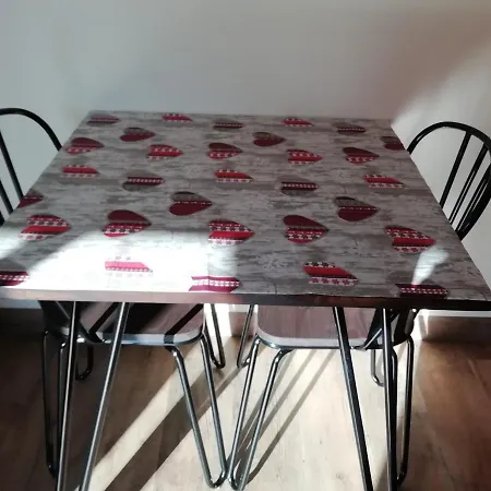 Le Nidouye 2 Adultes Uniquement A Lary Soulan Apartment