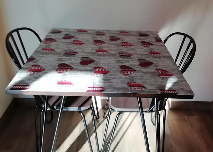 Le Nidouye 2 Adultes Uniquement A Lary Soulan Apartment